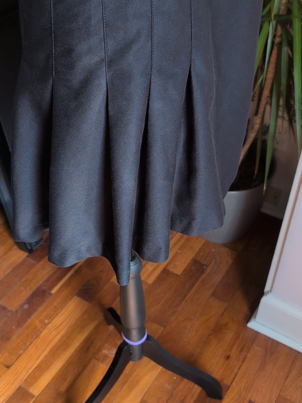 Dickies Black Circle Skirt with Pleated Panels - Picture 7 of 10